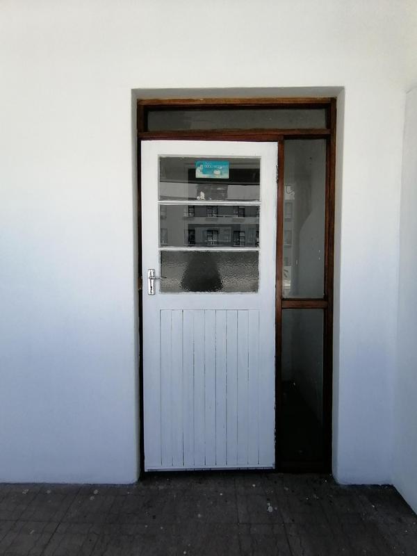 To Let 1 Bedroom Property for Rent in Maitland Western Cape